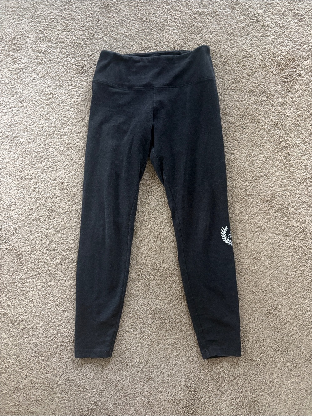 PINK Victoria's Secret Black High-Waist Leggings with White Laurel Detail